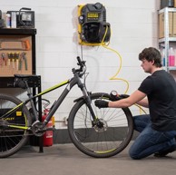 STANLEY Zidni kompresor 2L, 230V, 8 bara, 9 m crijevo FMXCMD152WE