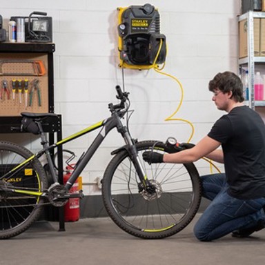 STANLEY Zidni kompresor 2L, 230V, 8 bara, 9 m crijevo FMXCMD152WE