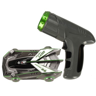 Automobil upravljan laserom koji vozi po zidu, sivi