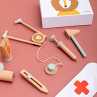 TRIXIE Set Drveni set za doktora, s priborom, FSC drvo, 21.2 x 6.3 x 17.2 cm, dob 3+