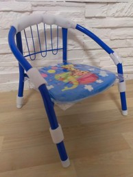 Stolica za djecu, plava i crvena