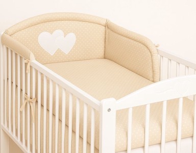 BOBONO Branik za dječji krevetić, univerzalni, Srca s točkicama, bež
