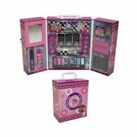 Kozmetički set u ukrasnoj kutiji