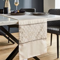 CATHERINE LANSFIELD Nadstolnjak od mikrosatena 32x220 cm Deco Sequin 