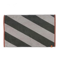 METTE DITMER DENMARK Kaki zelena kupaonska prostirka od organskog pamuka 50x80 cm Diagonal