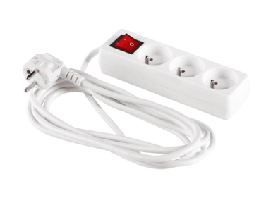 ELCAN Produžni kabel s prekidačem, 3 utičnice, 1,5 m /H05VV-F 3G1/ PM-ZW-3G-15, bijeli
