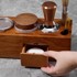 Drvena stanica za tampiranje kave Barista Dock 51–54 mm