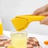 COOL MANGO Ručni sokovnik za citruse JuicyPress, ABS, žuti