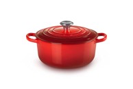 LE CREUSET Okrugli pekač 22 cm 3,3 l s poklopcem, crveni