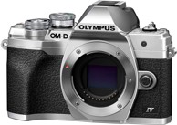 OLYMPUS Digitalni fotoaparat DIG E-M10 IV srebrni