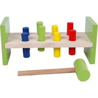 Drvena igračka s čekićem