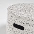 KAVE HOME Bijeli betonski pomoćni stol Jenell, ⌀ 52 cm