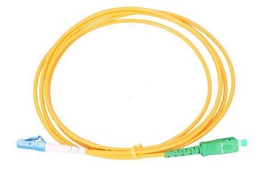 NFO Optički patch cord LC UPC–SC APC, žuta