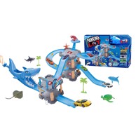 Staza s petljama i garaže, Pazi morski pas