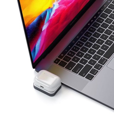 SATECHI Docking stanica USB-C za AirPods, bežična, 5W, siva