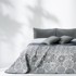 DECOKING Bijelo-sivi dvostrani prekrivač od mikrovlakana Alhambra, 260 x 280 cm