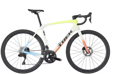 TREK Bicikl Domane SL 6 Gen 4 2026, bijelo-koraljna