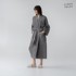 LINEN TALES Tamno sivi kućni ogrtač veličine L/XL Honeycomb