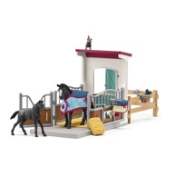 SCHLEICH Box za konjeve sa kobilom i ždrijebetom Horse Club 42611
