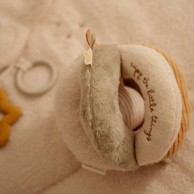 LITTLE DUTCH Aktivna plišana loptica Newborn Naturals