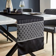 CATHERINE LANSFIELD Nadstolnjak od mikrosatena 33x180 cm Deco Sequin