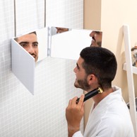 INNOVAGOODS Kupaonsko ogledalo SelfKut s LED svjetlom i pogledom od 360°