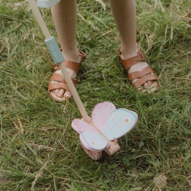 LITTLE DUTCH Igračka Drveni leptir Fairy Garden, 14 x 12.1 x 59.2 cm, igračka na guranje, boje na bazi vode, dob 18m+