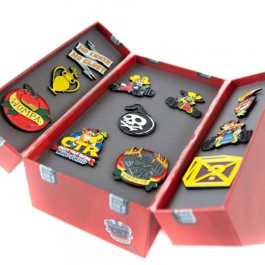 RUBBER ROAD Crash Team Racing Nitro-Fueled Toolbox set znački