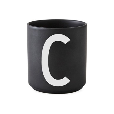 DESIGN LETTERS Crna porculanska šalica Alphabet C, 250 ml