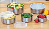 Set od 5 metalnih posuda s plastičnim poklopcima