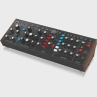 BEHRINGER Analogni sintetizator MODEL D