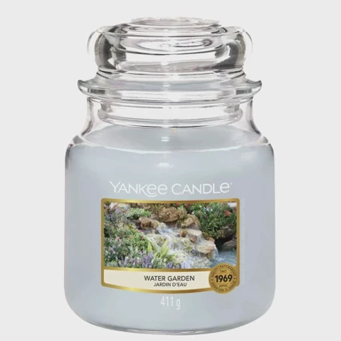 YANKEE CANDLE Mirisna svijeća Classic medium WATER GARDEN