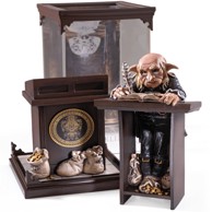 HARRY POTTER MAGICAL CREATURES Figura Gringotts Goblin, 19 cm