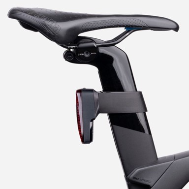 Nosač radara Wahoo Trackr za cijev sjedala Trek Madone 6, sa stezaljkom