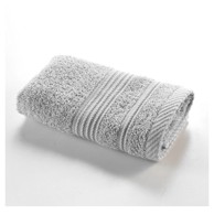 DOUCEUR D'INTÉRIEUR Svijetlo sivi pamučan ručnik od frotira 30x50 cm Tendresse