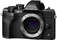 OLYMPUS Digitalni fotoaparat DIG E-M10 IV V207130BE00 crni